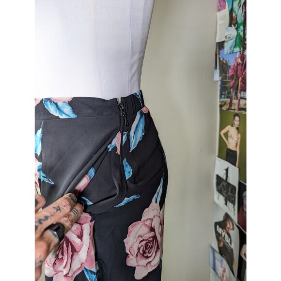 Show me your Mumu Floral Pants - Picture 4 of 6